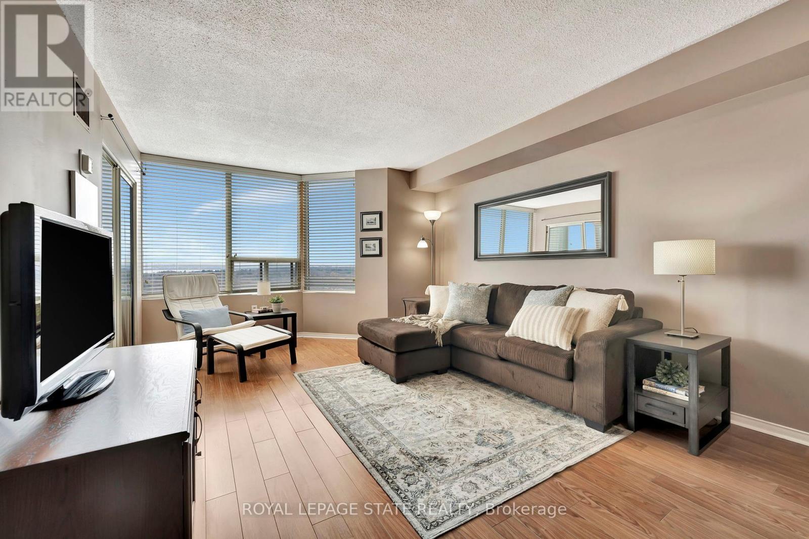 1610 - 1270 Maple Crossing Boulevard, Burlington, Ontario  L7S 2J3 - Photo 10 - W12113785
