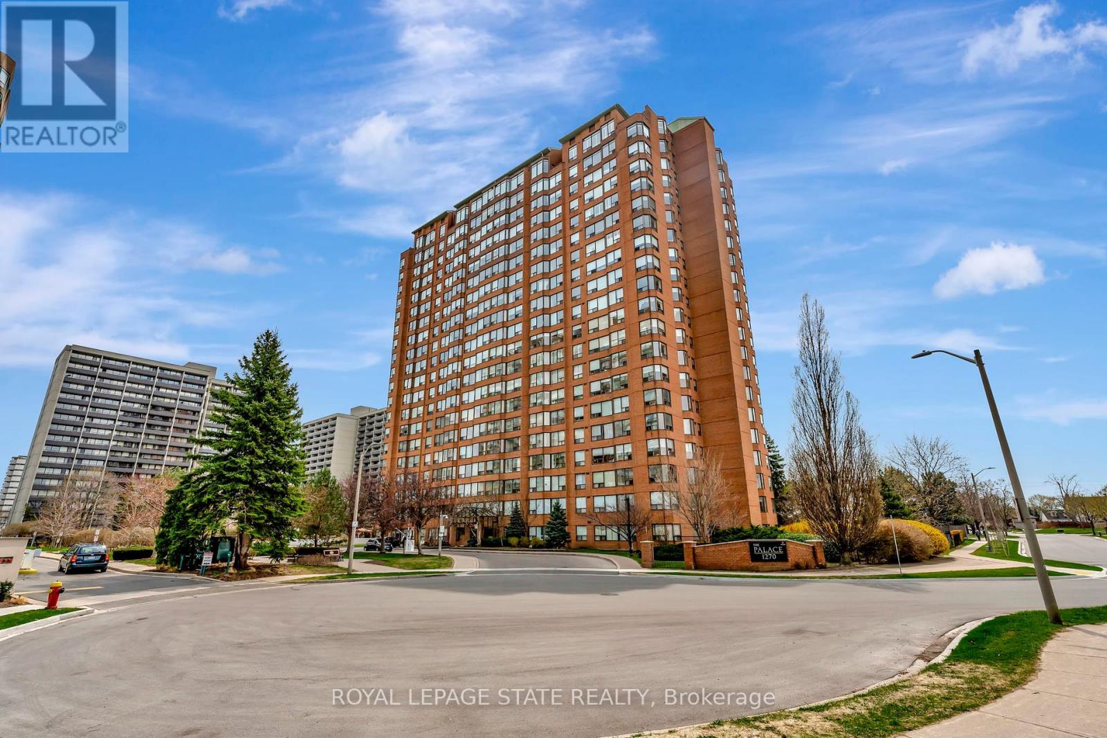 1610 - 1270 Maple Crossing Boulevard, Burlington (Brant), Ontario  L7S 2J3 - Photo 4 - W12113785