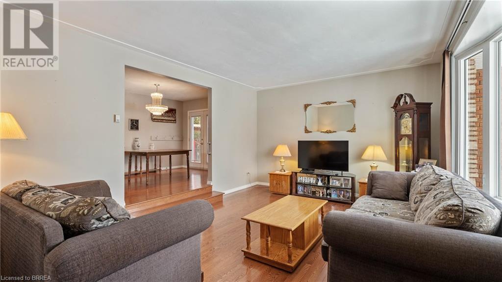 195 Paris Road, Brantford, Ontario N3R 1J2 - Photo 7 - 40702216