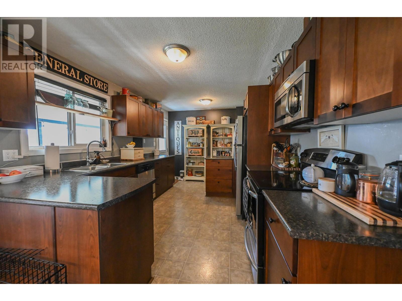 734 Smith Street, Williams Lake, British Columbia  V2G 4A5 - Photo 8 - R2996463