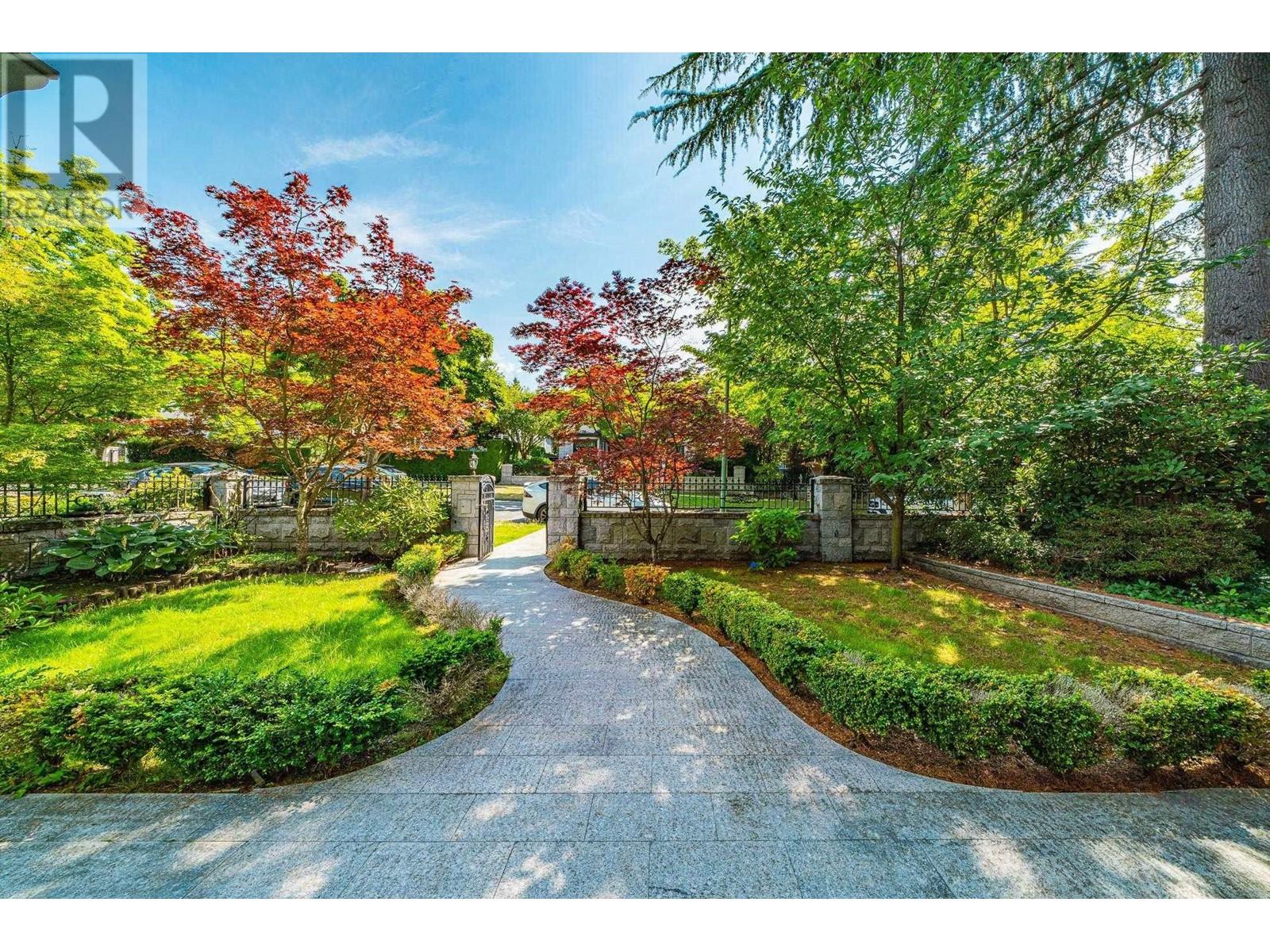 Property at 7165 MAPLE STREET image 3