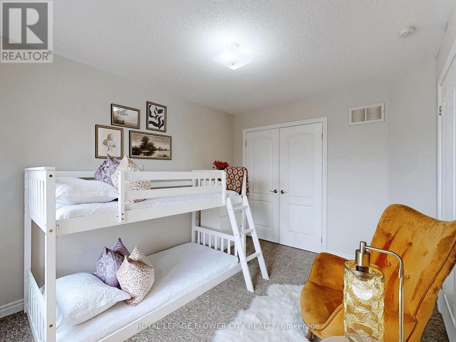 565 Foxcroft Boulevard, Newmarket, Ontario  L3X 3L6 - Photo 32 - N12073282