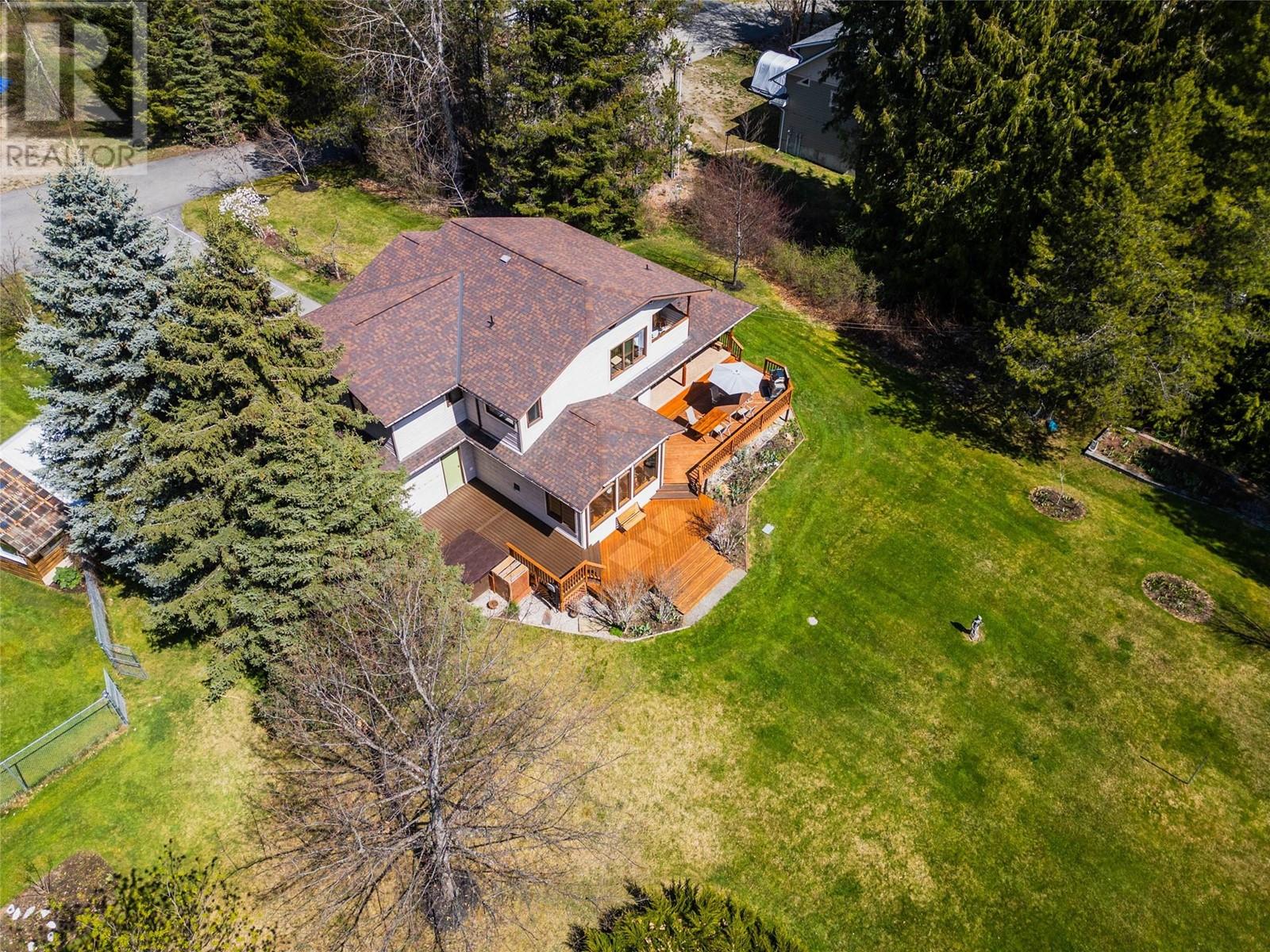 6158 Redfish Road, Nelson, British Columbia  V1L 6M9 - Photo 3 - 10345374