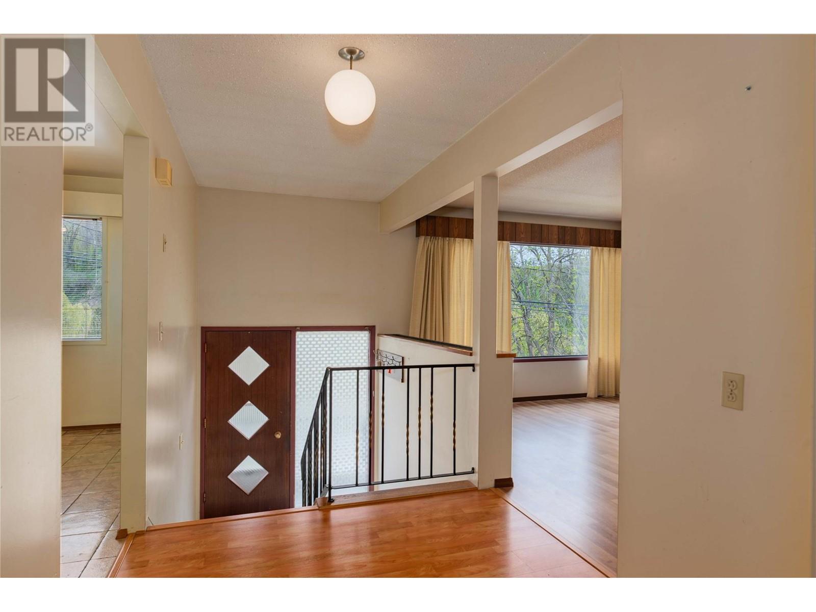 232 Haig Street, Warfield, British Columbia  V1R 2L9 - Photo 6 - 10344253
