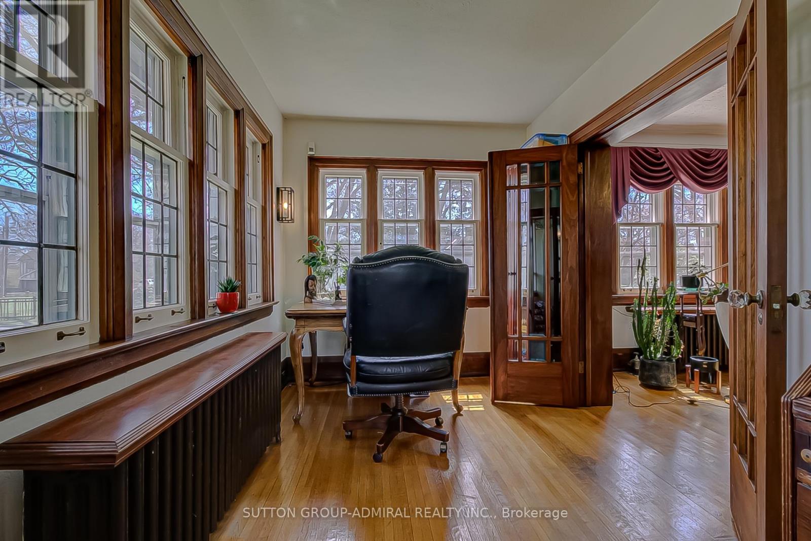 72 Baby Point Road, Toronto (Lambton Baby Point), Ontario  M6S 2G3 - Photo 16 - W12106083