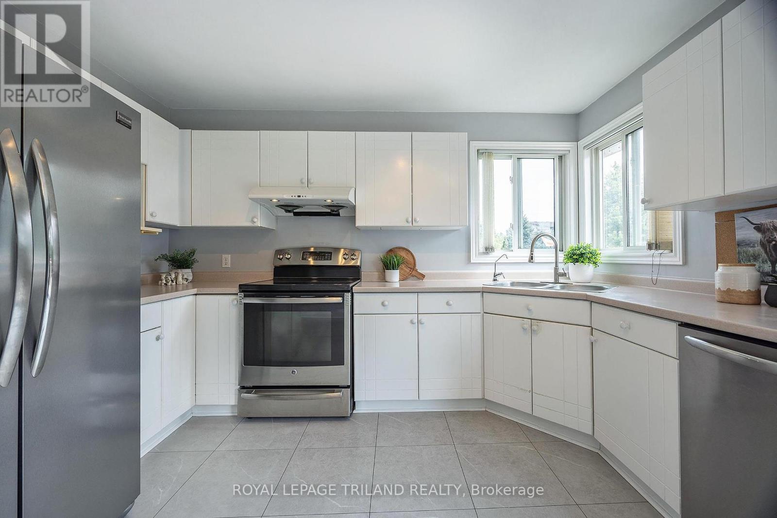 253 Mcgarrell Drive, London North, Ontario  N6G 5E8 - Photo 9 - X12113879
