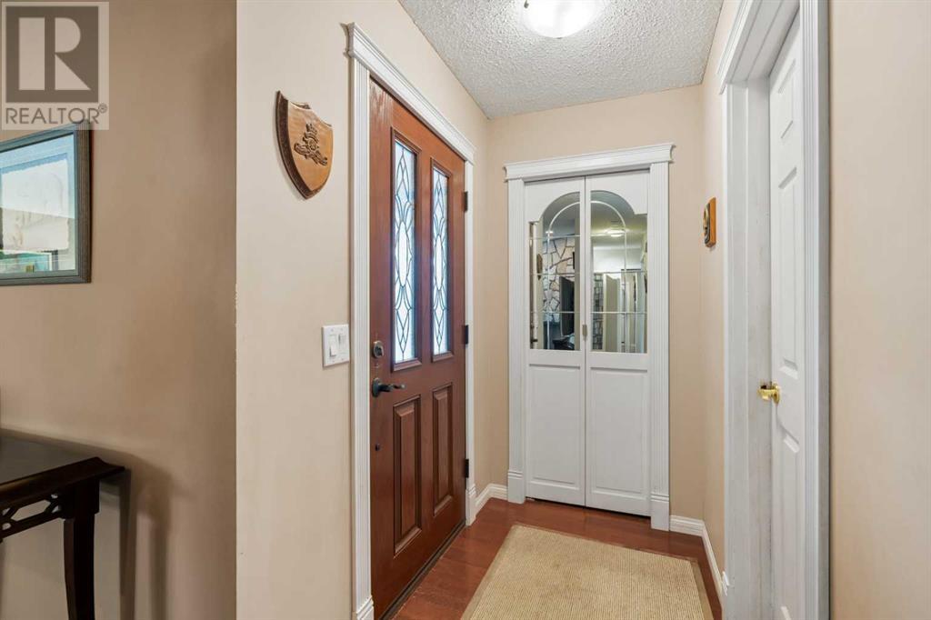 Property at 31 Rundlemere Place NE image 5