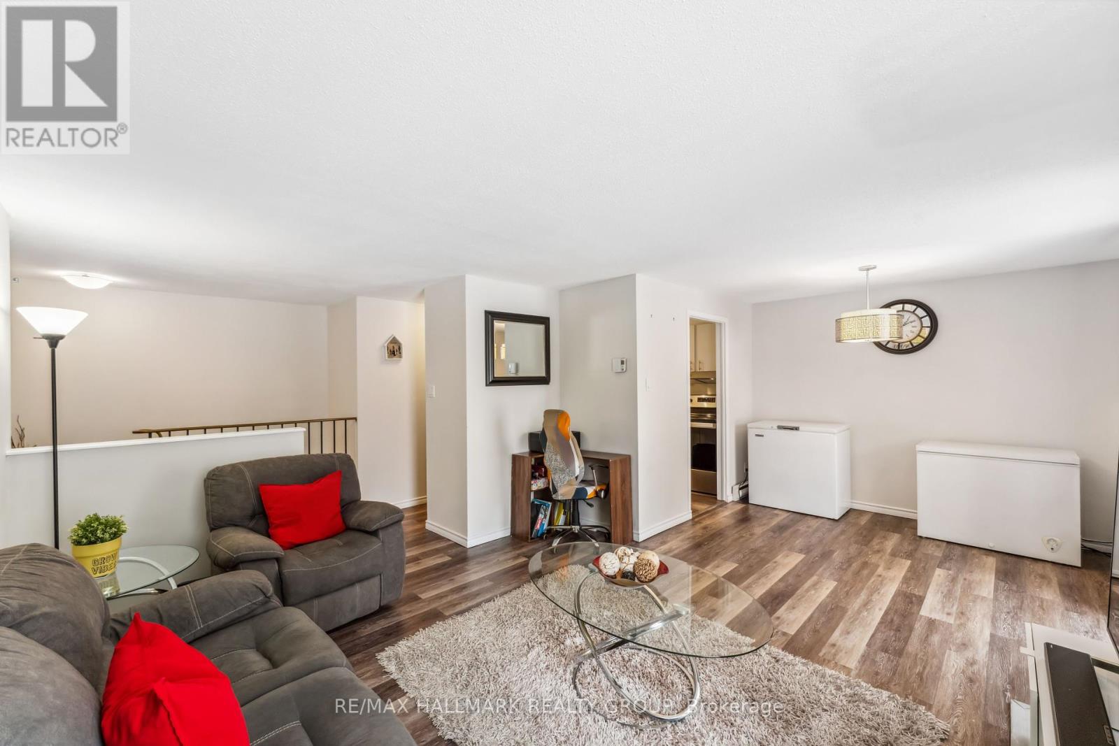 2 - 20 Sweetbriar Circle, Ottawa, Ontario  K2J 2K4 - Photo 7 - X12113854