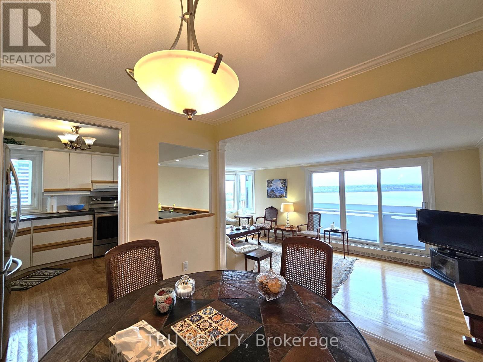 1410 - 1081 Ambleside Drive, Ottawa, Ontario  K2B 8C8 - Photo 7 - X12113913