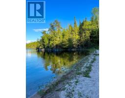 11 Hay Island|Lake of the Woods, S of Kenora, Ontario