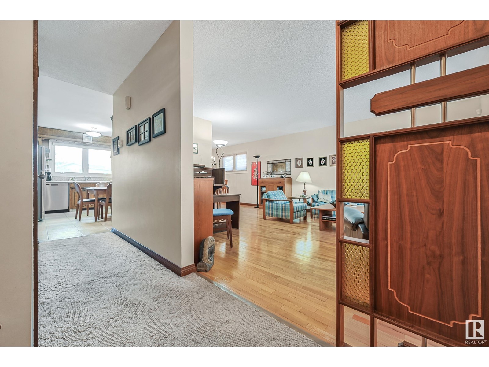 8107 44 Av Nw, Edmonton, Alberta  T6K 0Z3 - Photo 2 - E4433470