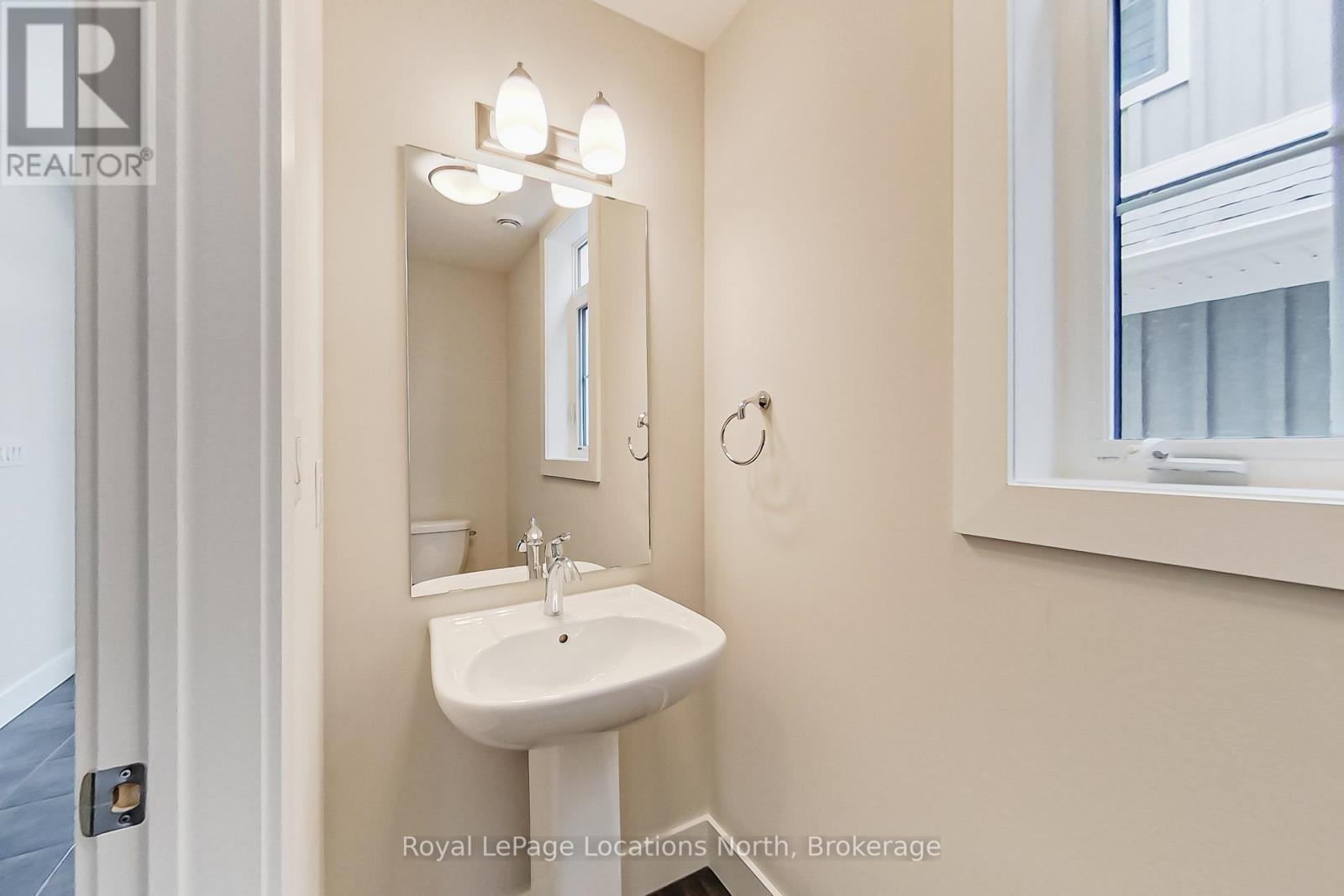 139 White Oak Crescent, Blue Mountains, Ontario L9Y 5T5 - Photo 11 - X12018840