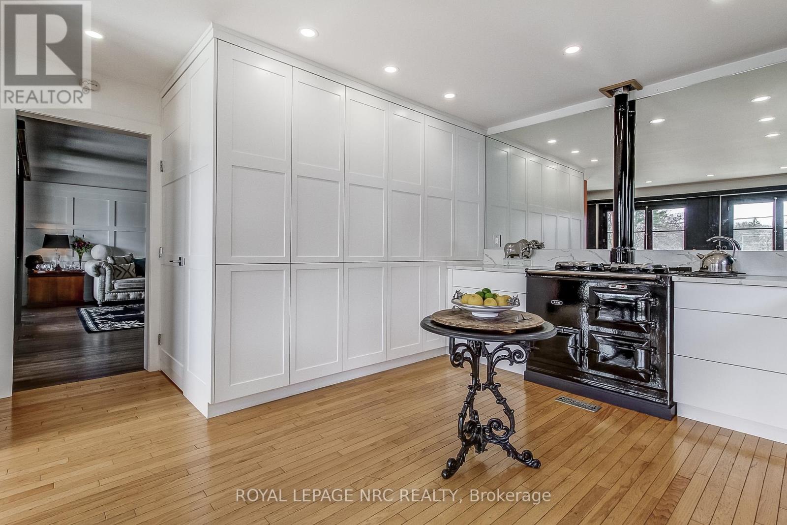 33 Gage Street, Niagara-On-The-Lake, Ontario  L0S 1J0 - Photo 11 - X12113865