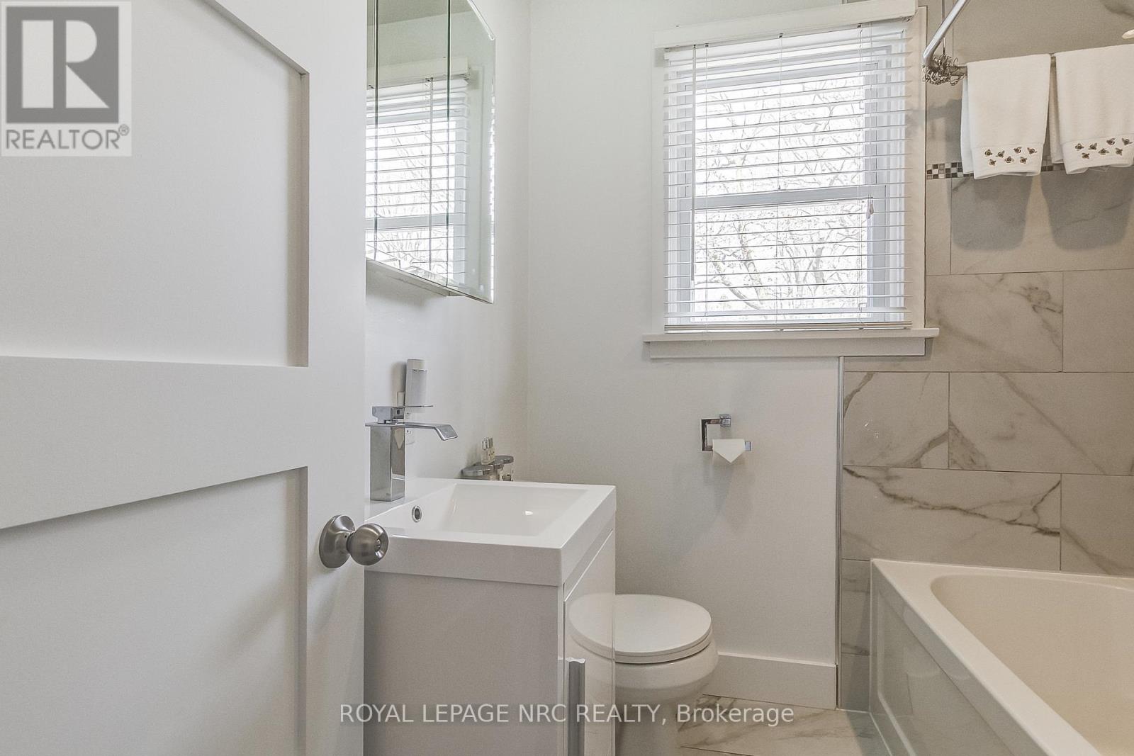 33 Gage Street, Niagara-On-The-Lake, Ontario  L0S 1J0 - Photo 19 - X12113865