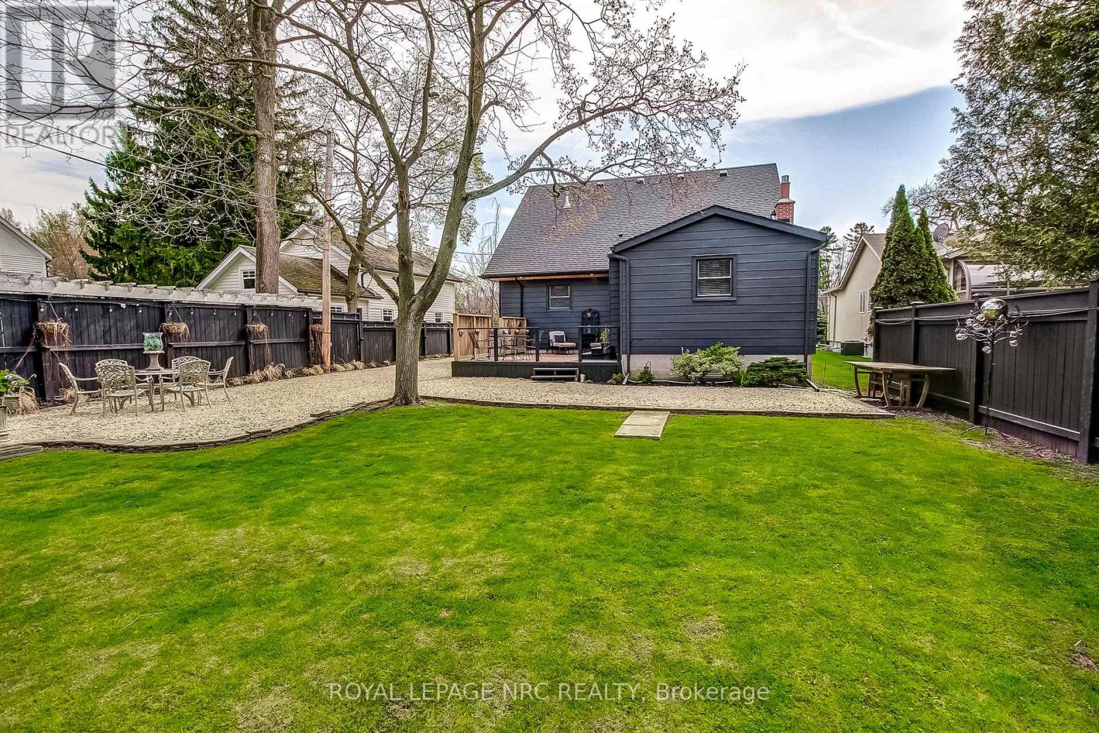 33 Gage Street, Niagara-On-The-Lake, Ontario  L0S 1J0 - Photo 34 - X12113865