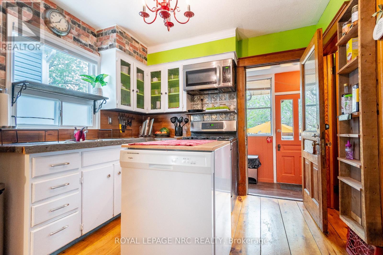 178 Lake Street, St. Catharines (Downtown), Ontario  L2R 5Y9 - Photo 17 - X12113910