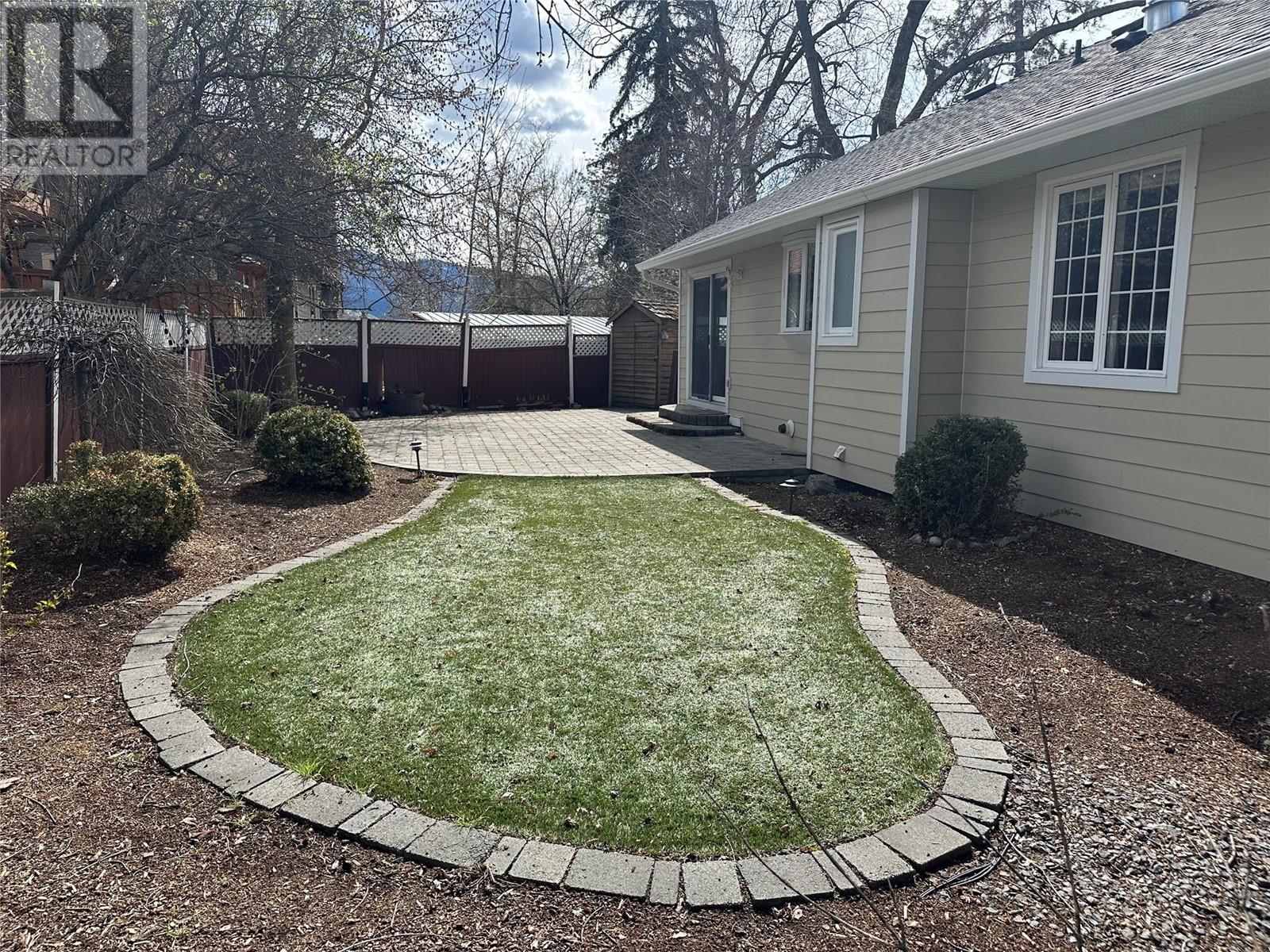 Property at 2305 26 Street image 4