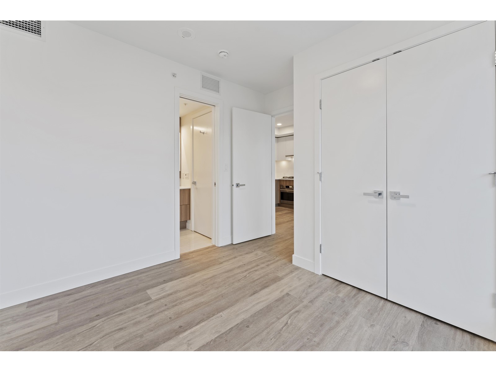 2205 9675 King George Boulevard, Surrey, British Columbia  V3T 2V3 - Photo 11 - R2995812