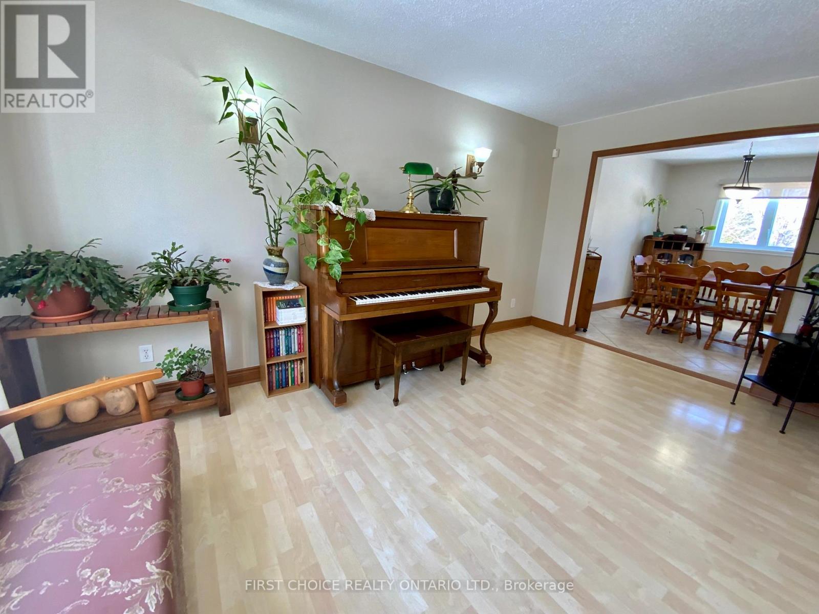 Property at 1108 DES CERISIERS STREET image 5