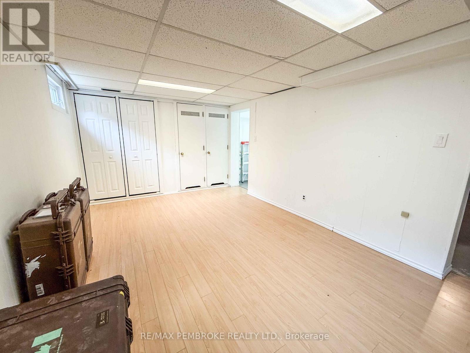 571 Elizabeth Street, Pembroke, Ontario  K8A 1W7 - Photo 34 - X12113940