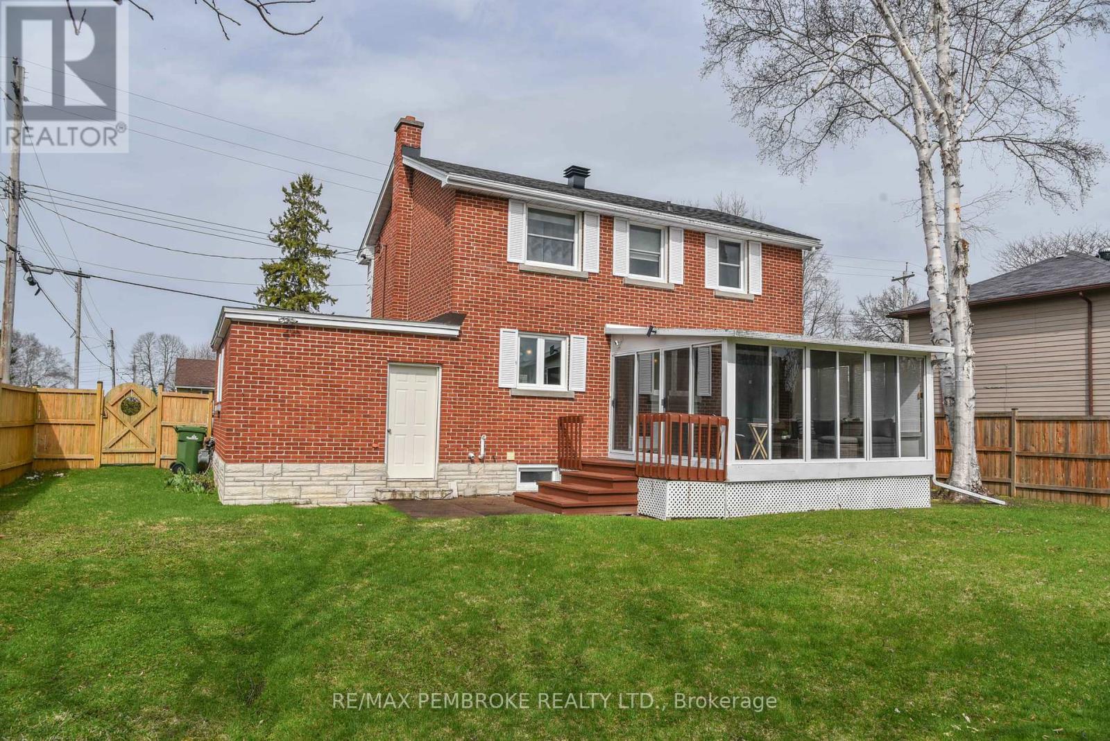 571 Elizabeth Street, Pembroke, Ontario  K8A 1W7 - Photo 46 - X12113940
