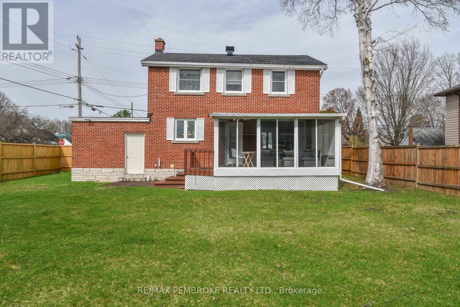 571 Elizabeth Street, Pembroke, Ontario  K8A 1W7 - Photo 47 - X12113940