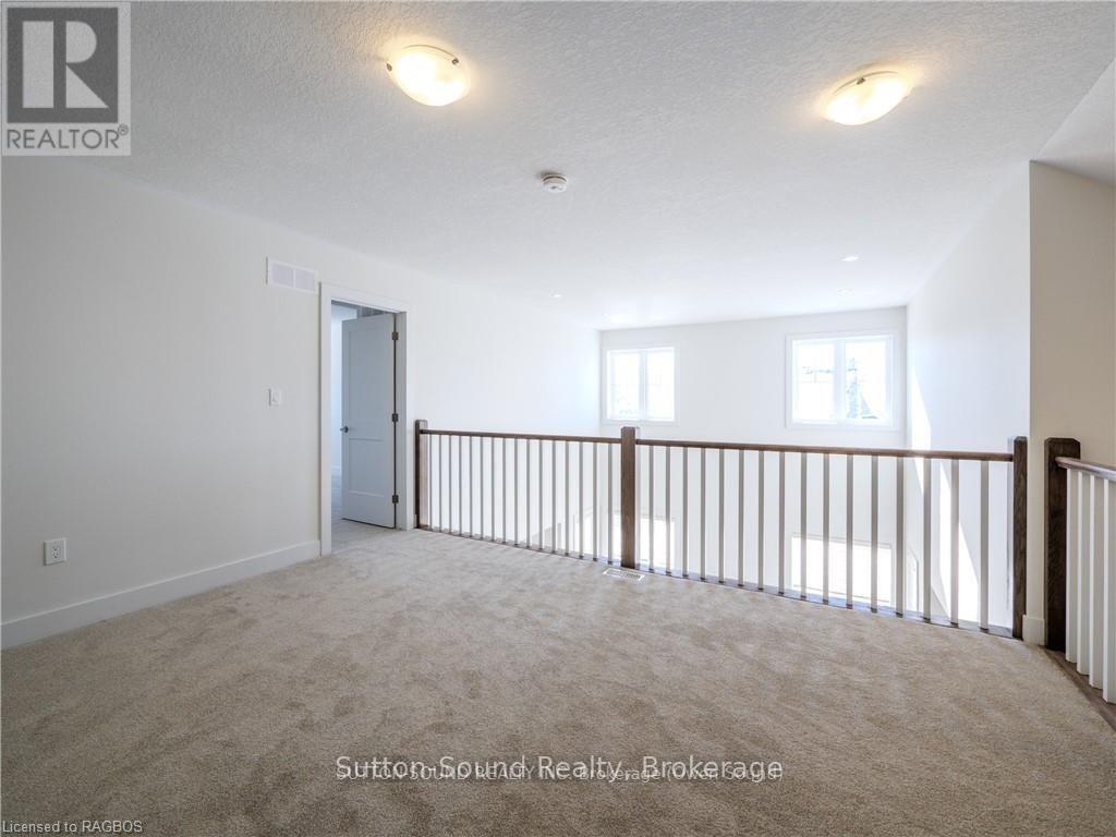 301 Sandpiper Lane, Georgian Bluffs, Ontario  N0H 1S0 - Photo 22 - X12113874