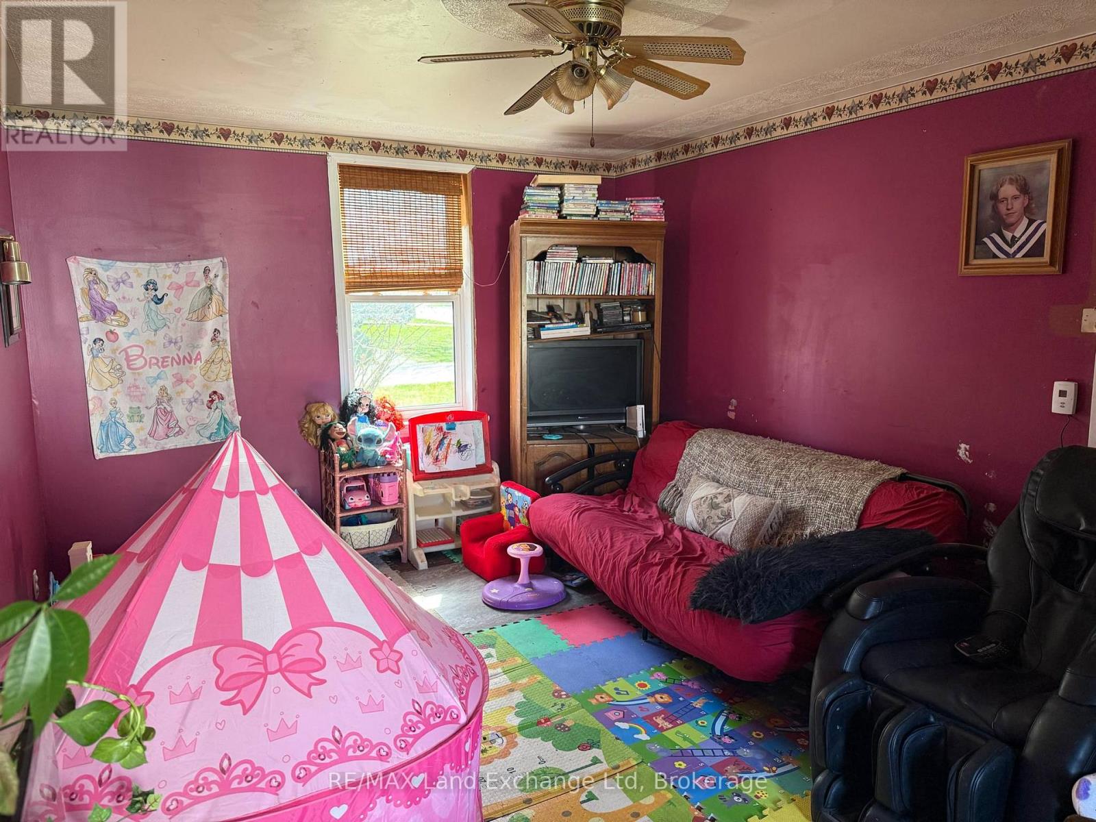 365 Minnie Street, North Huron, Ontario  N0G 2W0 - Photo 2 - X12113902
