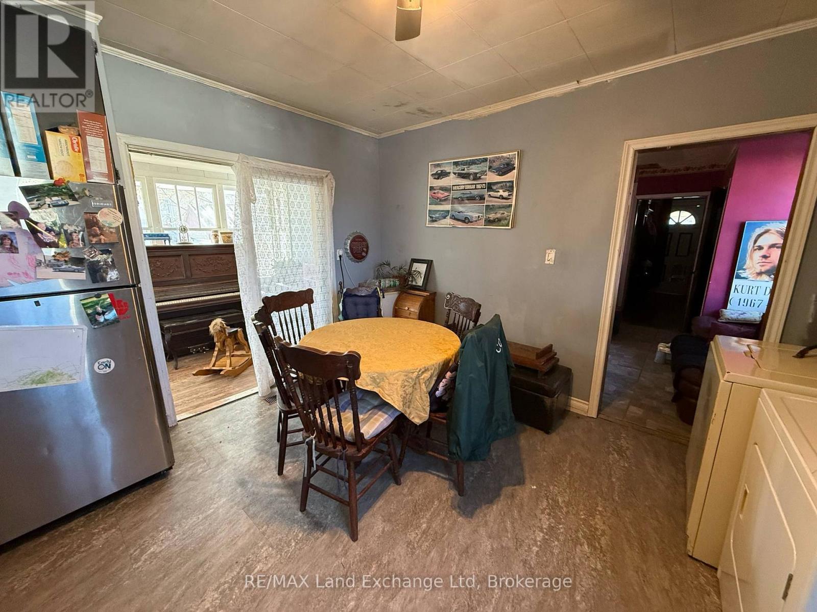 365 Minnie Street, North Huron, Ontario  N0G 2W0 - Photo 5 - X12113902