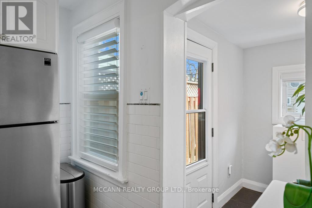 183 Lawrence Avenue W, Toronto, Ontario  M5M 1A9 - Photo 17 - C12113925