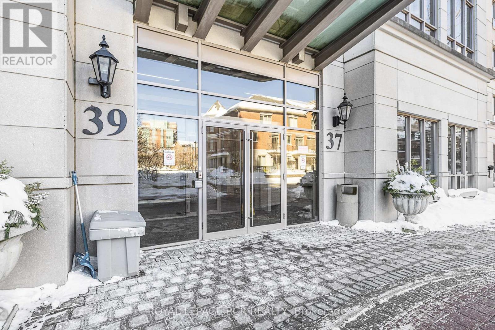 515 - 37 Galleria Parkway, Markham, Ontario  L3T 0A5 - Photo 4 - N12113858