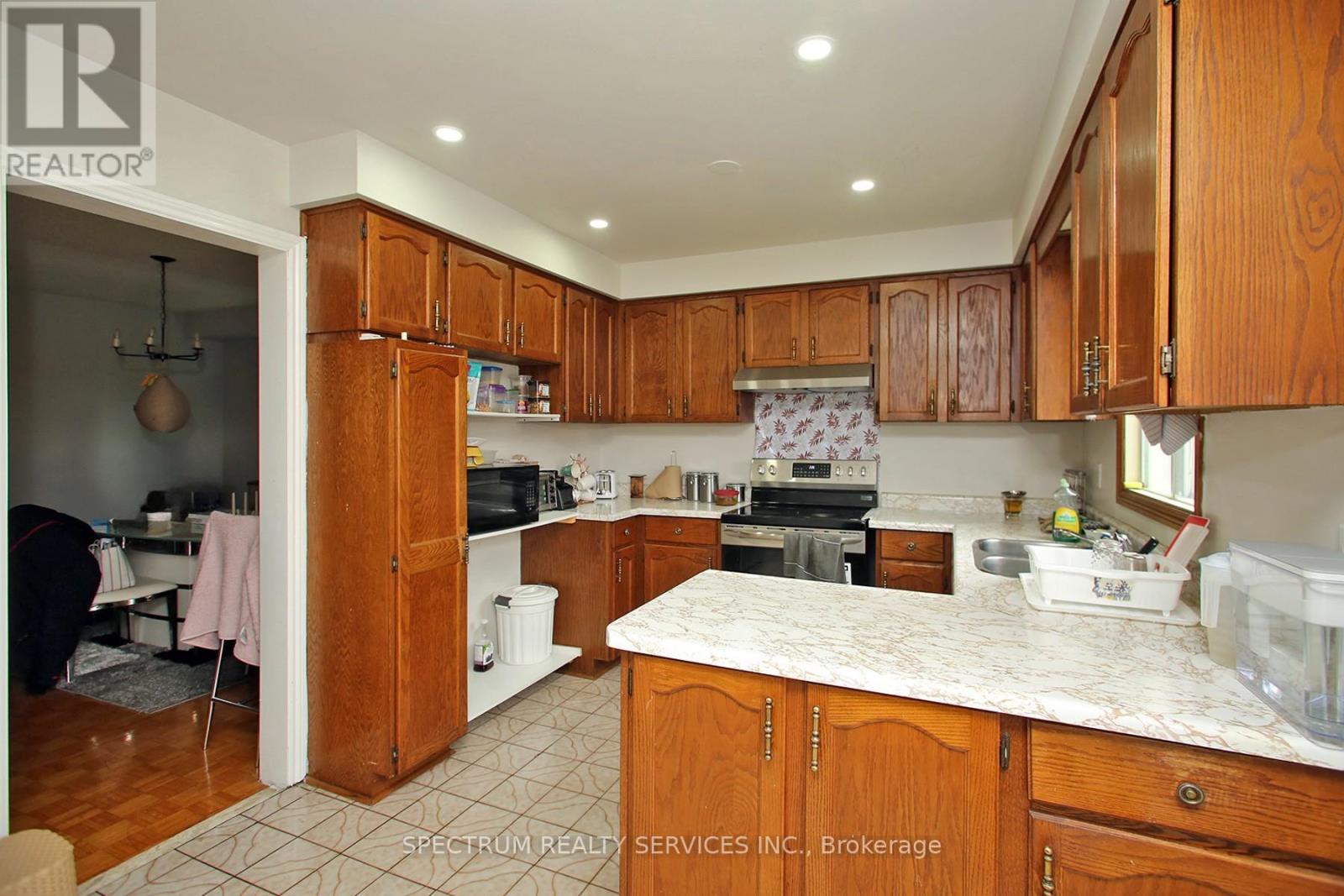 22 Kaiser Drive, Vaughan, Ontario  L4L 3V4 - Photo 6 - N12113928
