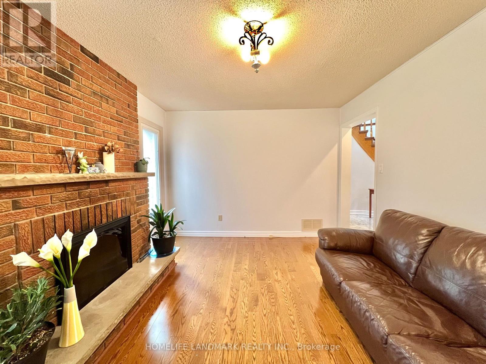Property at 37 STARGELL CRESCENT image 4