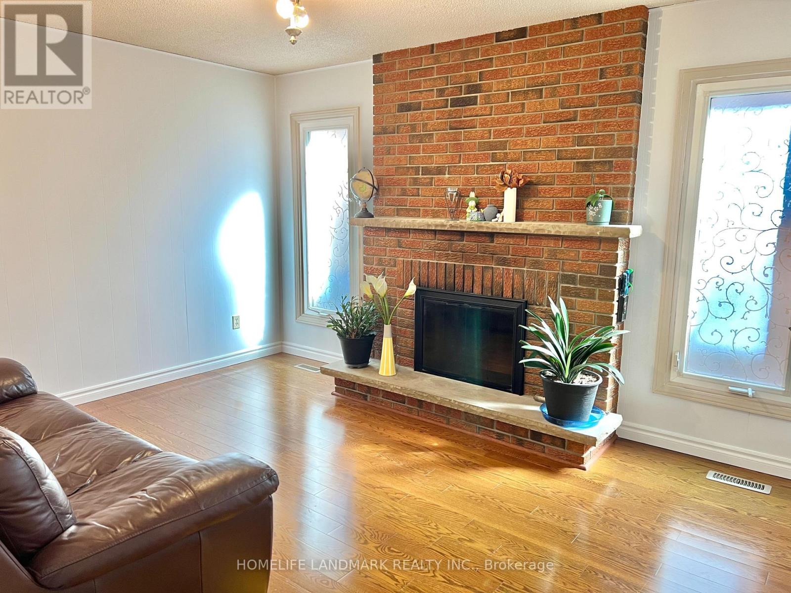 Property at 37 STARGELL CRESCENT image 5