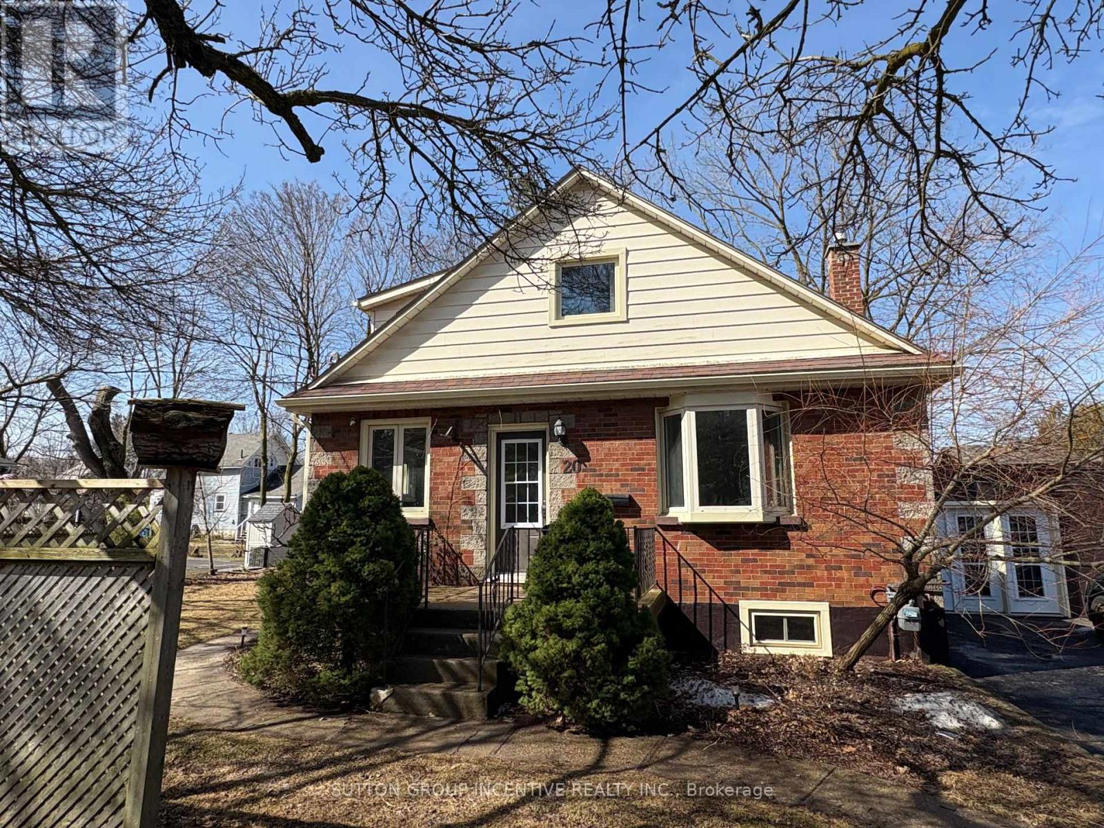 UPPER - 20 BAYVIEW DRIVE, Barrie, Ontario