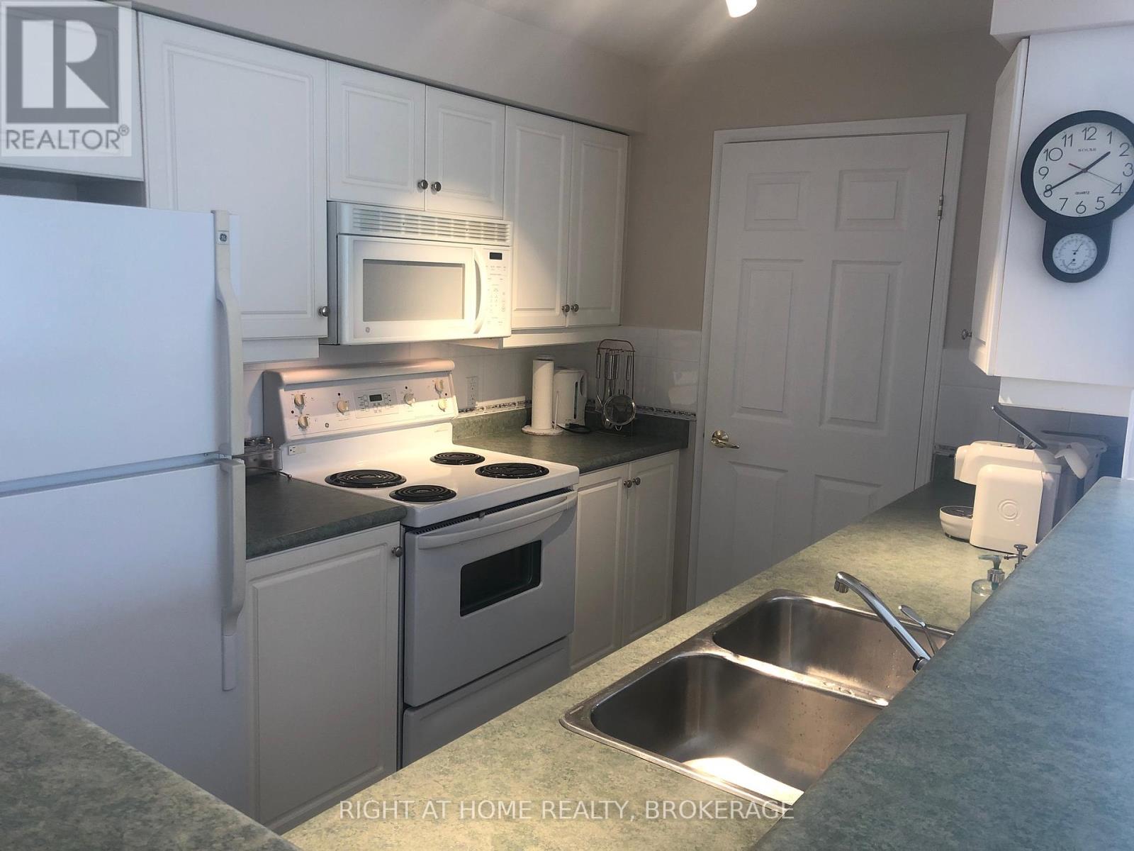447 Mariners Way, Collingwood, Ontario  L9Y 5C7 - Photo 11 - S12113881