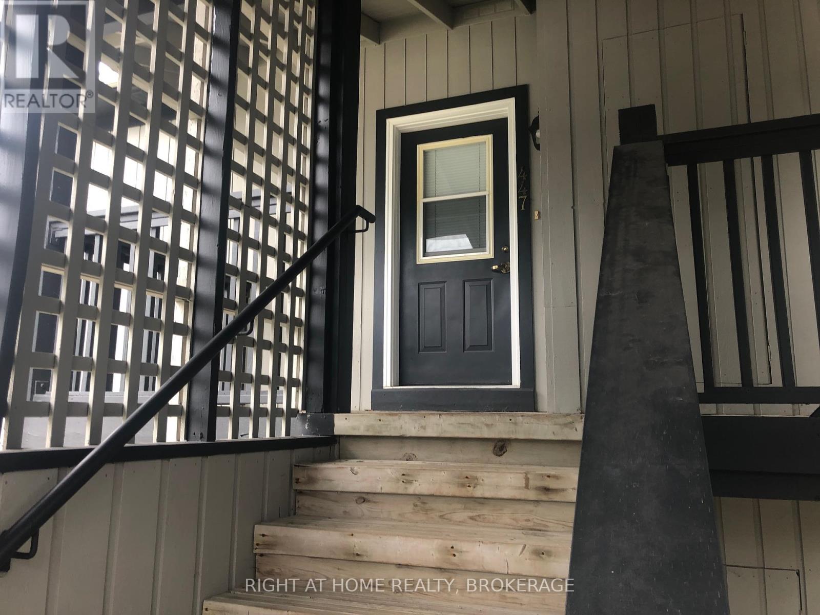 447 Mariners Way, Collingwood, Ontario  L9Y 5C7 - Photo 4 - S12113881