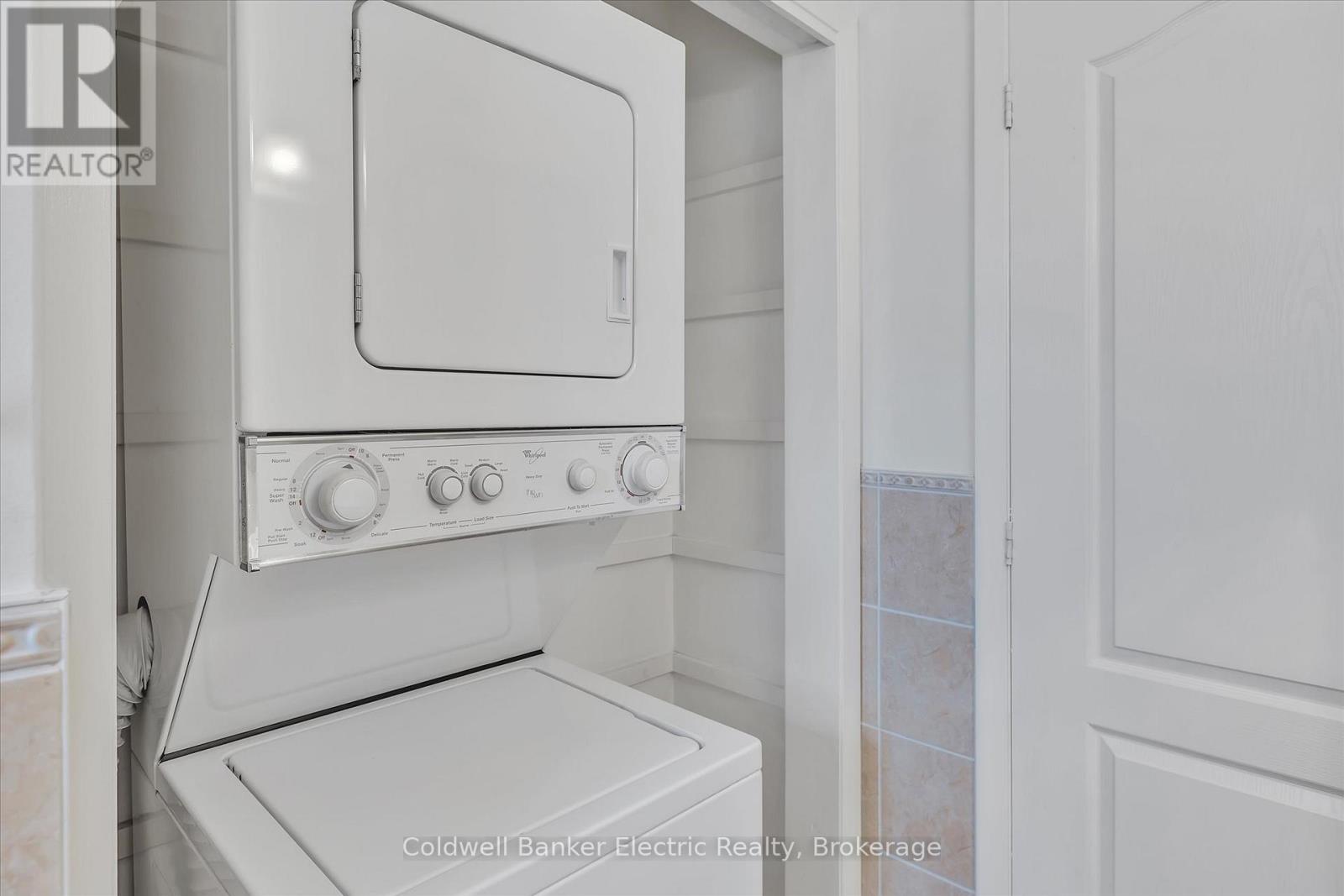 299 Bellevue Street, Peterborough North, Ontario  K9H 5E8 - Photo 27 - X12113803