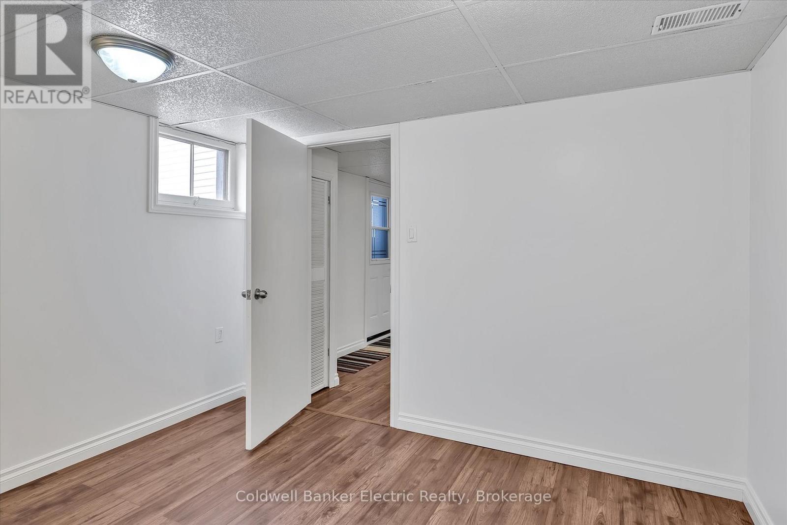 299 Bellevue Street, Peterborough North, Ontario  K9H 5E8 - Photo 41 - X12113803