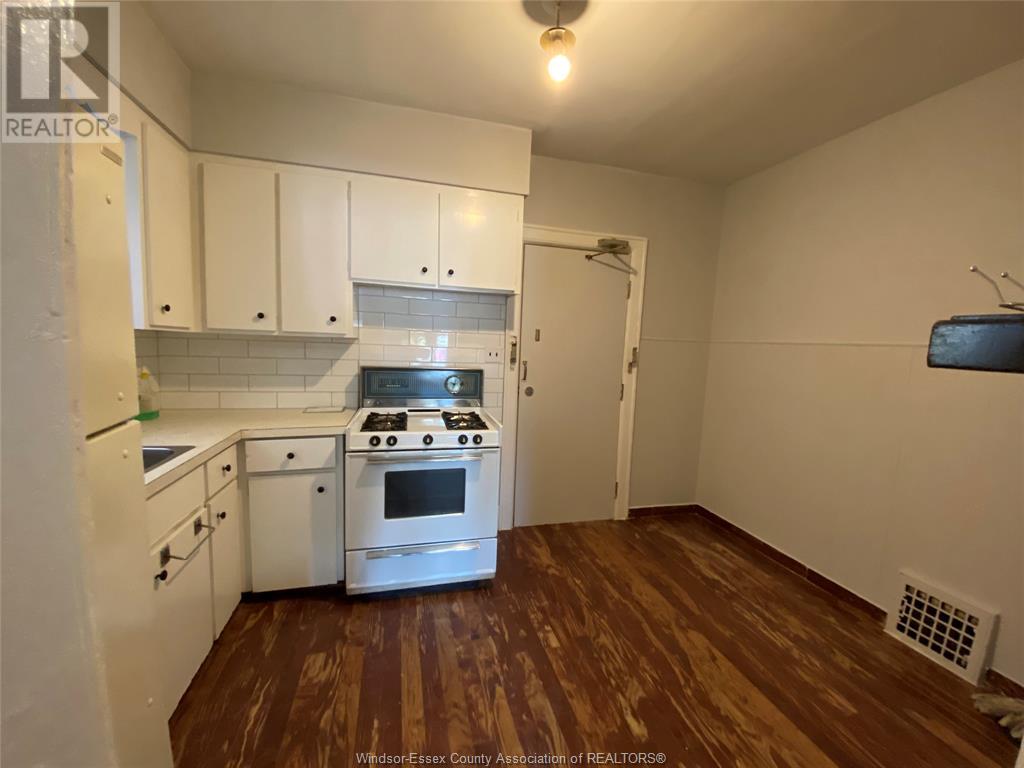 845 Pelissier Unit# Main Floor, Windsor, Ontario  N9A 4L6 - Photo 9 - 25010737