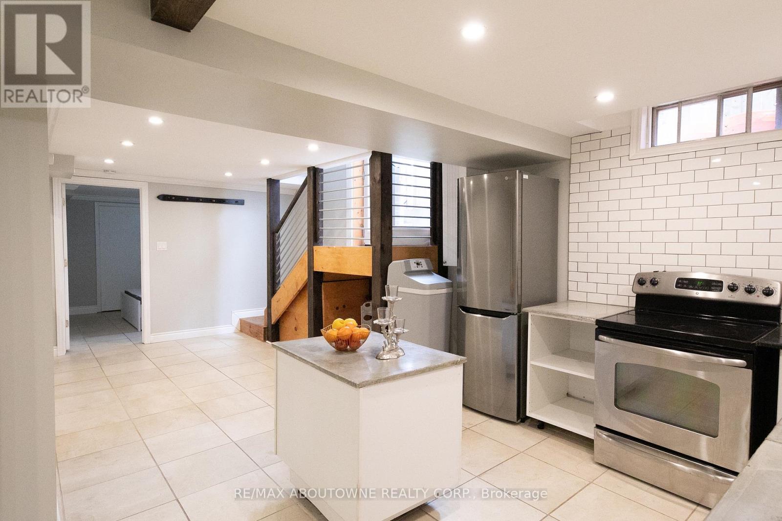 Bsmt - 189 River Oaks Boulevard W, Oakville (Ro River Oaks), Ontario  L6H 3S7 - Photo 5 - W12113919