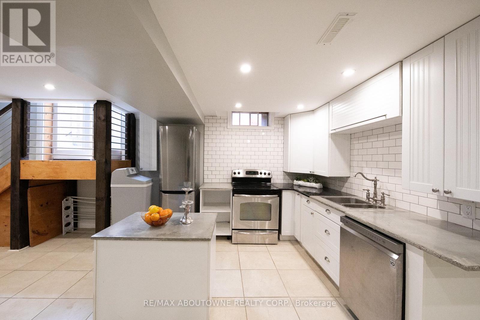 Bsmt - 189 River Oaks Boulevard W, Oakville (Ro River Oaks), Ontario  L6H 3S7 - Photo 7 - W12113919