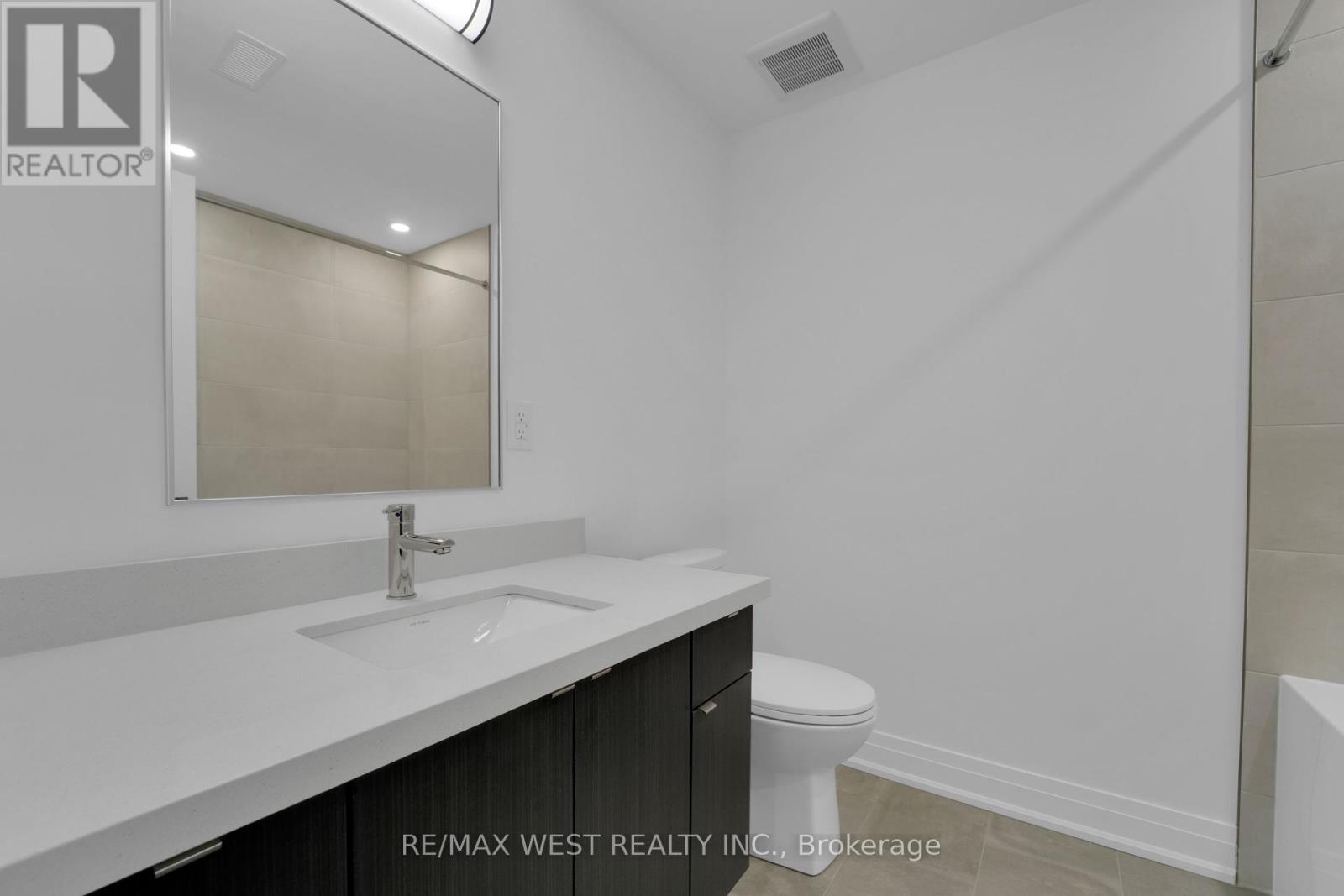 519 St Johns Road, Toronto, Ontario  M6S 2L7 - Photo 36 - W12113948