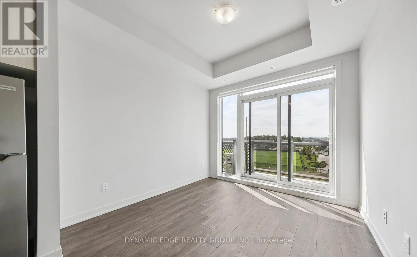 Property at 407 - 62 SKY HARBOUR DRIVE N image 2