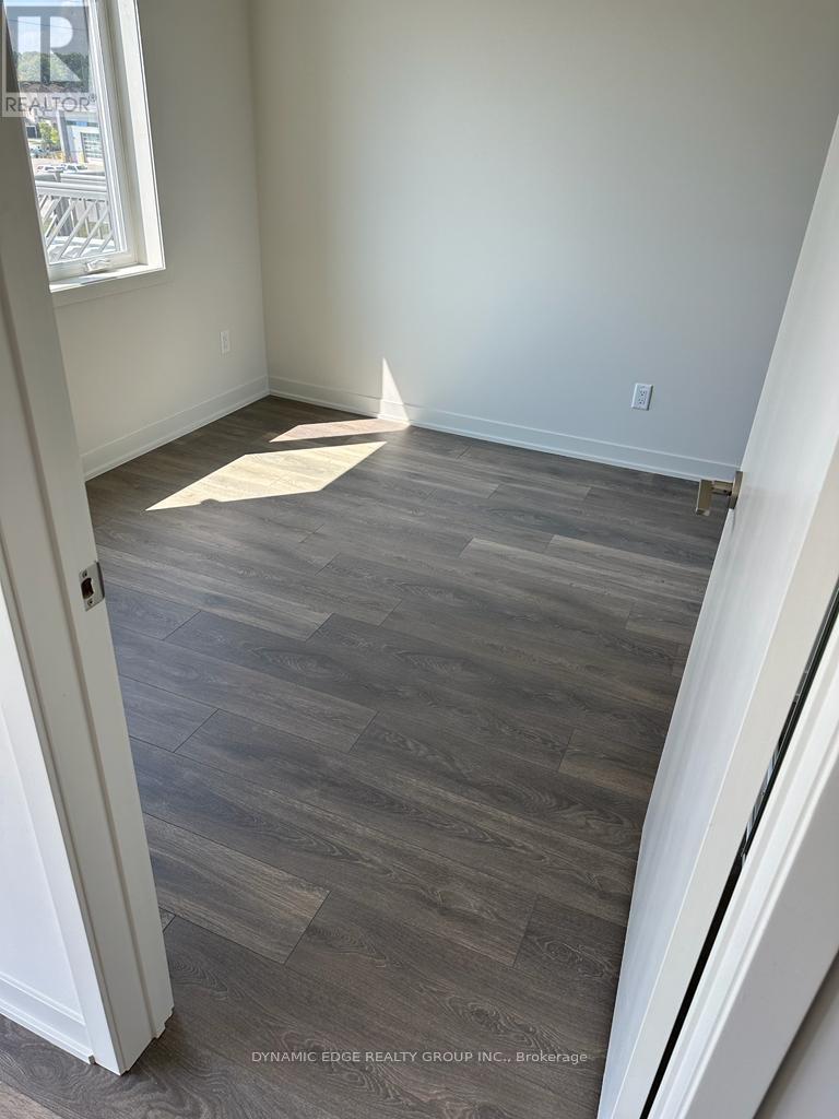 Property at 407 - 62 SKY HARBOUR DRIVE N image 5