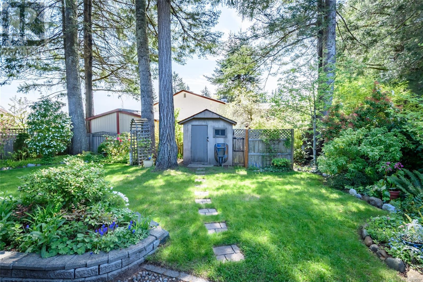 967 Mantle Dr, Courtenay, British Columbia  V9N 7H3 - Photo 45 - 997097
