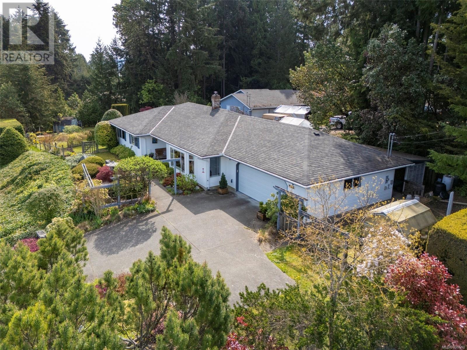 Property at 664 Springbank Pl image 2