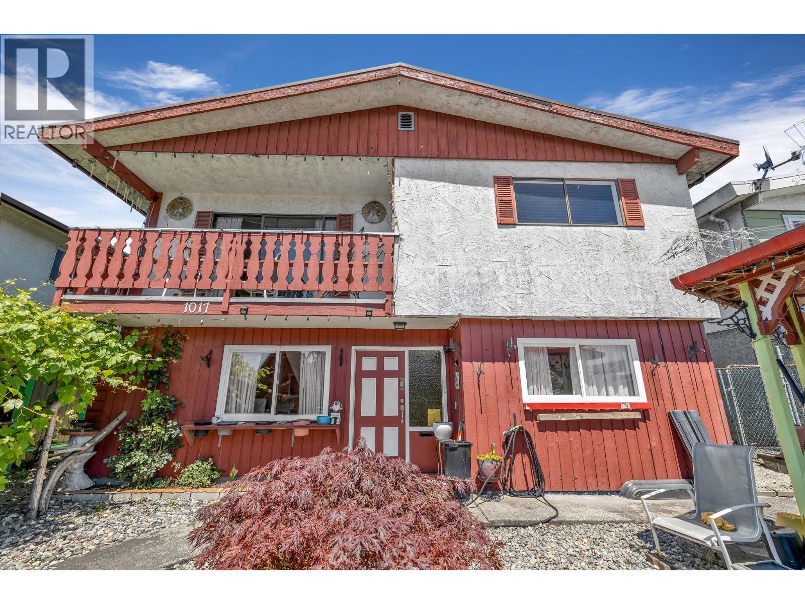 1017 SE MARINE DRIVE, vancouver, British Columbia V5X2V5