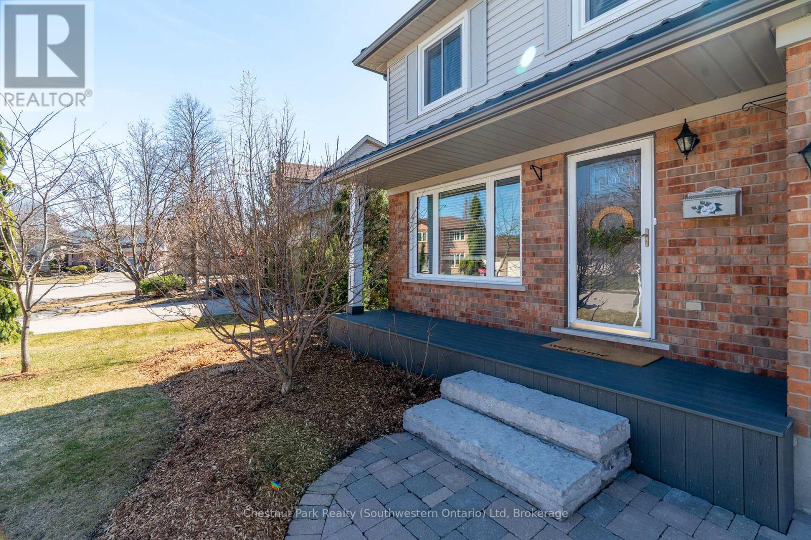 31 Cherrywood Drive, Guelph, Ontario N1K 1R7 - Photo 2 - X12060565