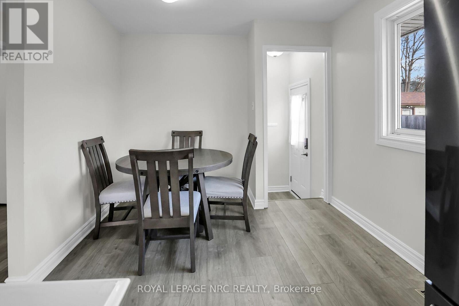 35 Centennial Drive, St. Catharines (Lakeport), Ontario  L2N 6A5 - Photo 6 - X12113989